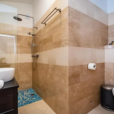 Gorgeous In With Heated Swimming Pool