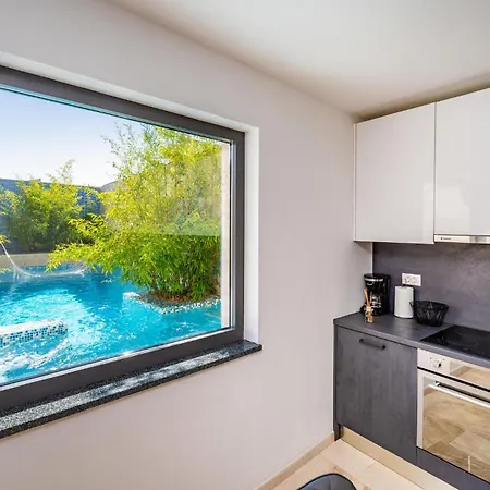 Holiday home Gorgeous In With Heated Swimming Pool