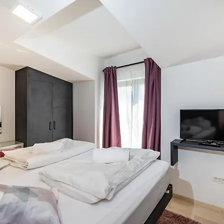 Holiday home Gorgeous In With Heated Swimming Pool